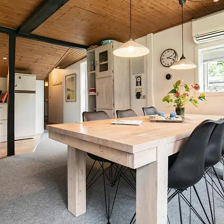 6 Person In Blåvand